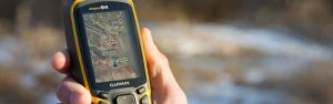 thiet-bi-dinh-vi-gps-cam-tay